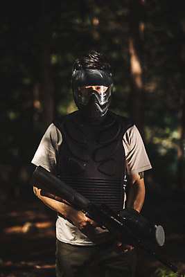 포토 JPG 주간 응시 남자 레저 한명 서기 들기 사람 상반신 성인 야외 앞모습 여름 30대 레포츠 총 한국인 잡기 숲 헬멧 안전장비 즐거움 방탄복 서바이벌 서바이벌게임 인제군 성인남자한명만 액티비티 국내포토 자연요소 1 시선 옷 계절 감정 무기 뷰포인트 모션 안전 동양인 장년 장비 게임 보호장비 강원도 남자한명만 성인남자만 파일형식