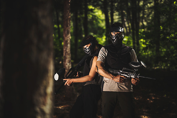 포토 JPG 주간 응시 여자 남자 레저 서기 들기 사람 상반신 성인 야외 두명 앞모습 옆모습 여름 30대 레포츠 기댐 총 한국인 잡기 숲 헬멧 안전장비 즐거움 방탄복 무장 서바이벌 서바이벌게임 인제군 성인만 액티비티 국내포토 자연요소 시선 옷 계절 감정 무기 뷰포인트 모션 안전 동양인 장년 장비 게임 보호장비 강원도 파일형식