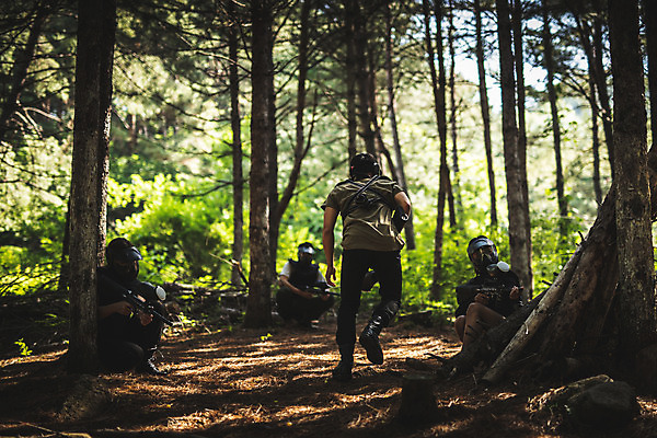 포토 JPG 주간 전신 응시 여자 남자 레저 서기 들기 사람 앉기 여러명 20대 성인 야외 앞모습 옆모습 뒷모습 여름 30대 레포츠 달리기 총 한국인 잡기 숲 헬멧 안전장비 즐거움 오르기 방탄복 서바이벌 서바이벌게임 인제군 성인만 액티비티 국내포토 자연요소 시선 옷 계절 감정 무기 뷰포인트 다수 모션 안전 동양인 청년 장년 장비 게임 보호장비 강원도 파일형식