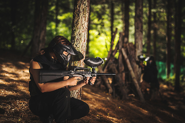 포토 JPG 주간 응시 여자 레저 서기 들기 사람 상반신 20대 성인 야외 두명 앞모습 아웃포커스 여름 30대 레포츠 총 한국인 잡기 숲 헬멧 안전장비 공격 즐거움 방탄복 서바이벌 서바이벌게임 인제군 성인여자만 액티비티 국내포토 자연요소 시선 옷 계절 감정 무기 뷰포인트 모션 촬영기법 안전 동양인 청년 장년 장비 게임 보호장비 강원도 여자만 성인만 파일형식