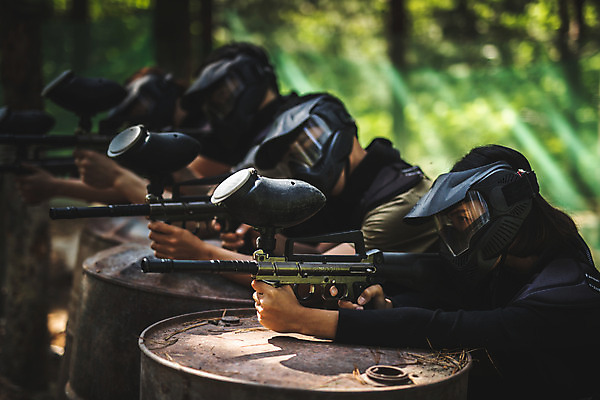 포토 JPG 주간 응시 여자 남자 레저 서기 들기 사람 여러명 상반신 20대 성인 야외 옆모습 여름 30대 레포츠 총 한국인 잡기 숲 헬멧 안전장비 즐거움 방탄복 서바이벌 서바이벌게임 인제군 성인만 액티비티 국내포토 자연요소 시선 옷 계절 감정 무기 뷰포인트 다수 모션 안전 동양인 청년 장년 장비 게임 보호장비 강원도 파일형식