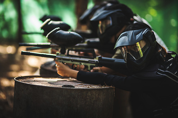 포토 JPG 주간 응시 여자 남자 레저 서기 들기 사람 여러명 상반신 20대 성인 야외 옆모습 여름 30대 레포츠 총 한국인 잡기 숲 헬멧 안전장비 즐거움 방탄복 서바이벌 서바이벌게임 인제군 성인만 액티비티 국내포토 자연요소 시선 옷 계절 감정 무기 뷰포인트 다수 모션 안전 동양인 청년 장년 장비 게임 보호장비 강원도 파일형식