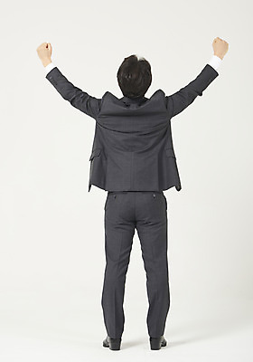 포토 JPG 스튜디오촬영 전신 남자 맨라이프 모션 성공 실내 한명 서기 누끼 정장 성인 뒷모습 30대 파이팅 주먹 한국인 비즈니스맨 자신감 흰배경 정장구두 성인남자한명만 국내포토 1 라이프스타일 옷 감정 구두 뷰포인트 백그라운드 컨셉 비즈니스 사람 동양인 내부 장년 흰색 직장인 남자한명만 성인남자만 파일형식