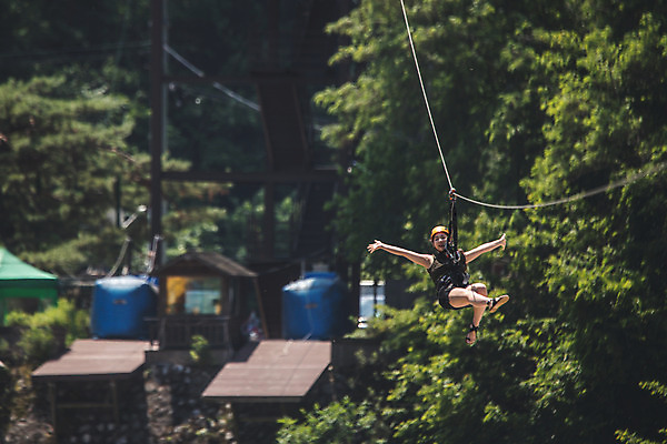 포토 JPG 주간 전신 여자 팔벌리기 레저 한명 미소 사람 손짓 성인 야외 앞모습 여름 30대 레포츠 손들기 한국인 헬멧 안전장비 즐거움 손뻗기 인제군 성인여자한명만 짚트랙 액티비티 국내포토 자연요소 1 계절 감정 뷰포인트 모션 표정 안전 동양인 장년 장비 보호장비 강원도 여자한명만 성인여자만 파일형식