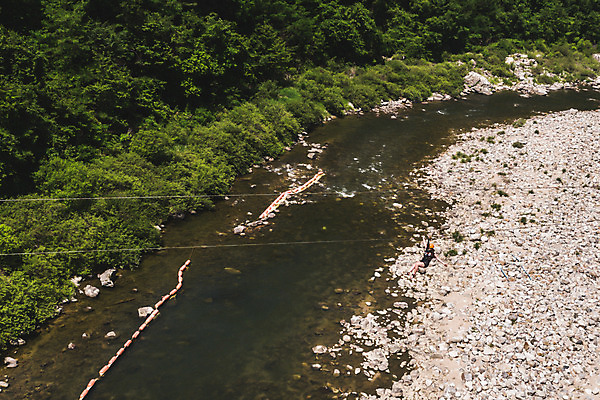 포토 JPG 주간 전신 여자 팔벌리기 레저 한명 사람 손짓 성인 야외 옆모습 여름 30대 레포츠 손들기 한국인 즐거움 항공촬영 드론 인제군 성인여자한명만 짚트랙 액티비티 국내포토 자연요소 1 계절 감정 뷰포인트 모션 동양인 장년 강원도 여자한명만 성인여자만 파일형식