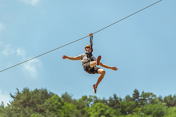 포토 JPG 주간 전신 구름 남자 로우앵글 하늘 팔벌리기 레저 한명 미소 사람 손짓 성인 야외 옆모습 여름 30대 레포츠 손들기 한국인 즐거움 인제군 성인남자한명만 짚트랙 액티비티 국내포토 자연요소 1 계절 감정 뷰포인트 모션 표정 동양인 장년 강원도 남자한명만 성인남자만 파일형식