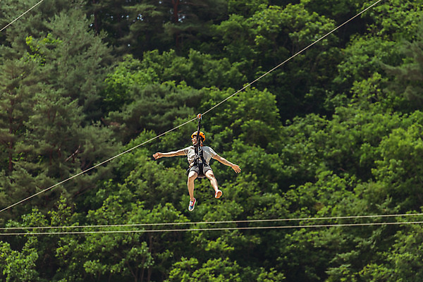 포토 JPG 주간 전신 남자 로우앵글 팔벌리기 레저 한명 미소 사람 손짓 성인 야외 옆모습 여름 30대 레포츠 손들기 한국인 즐거움 인제군 성인남자한명만 짚트랙 액티비티 국내포토 자연요소 1 계절 감정 뷰포인트 모션 표정 동양인 장년 강원도 남자한명만 성인남자만 파일형식