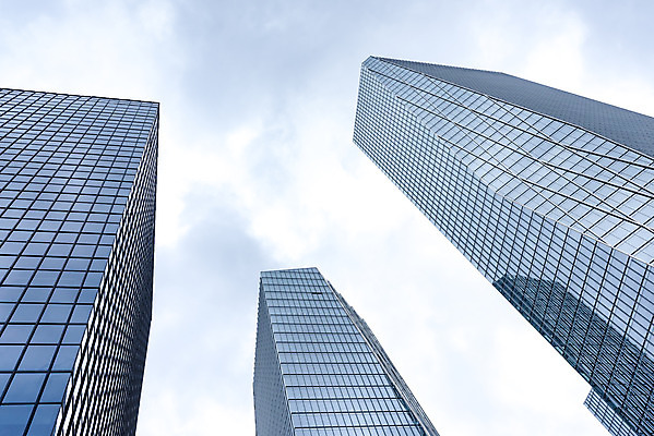 포토 JPG 주간 구름 건축물 외관 현대건축 건축 로우앵글 하늘색 회사 비즈니스 하늘 직장 풍경 빌딩 사람없음 야외 건물 도시풍경 반사 맑음 고층빌딩 도시 빌딩숲 여의도 국내포토 자연요소 뷰포인트 날씨 서울 파란색 파일형식