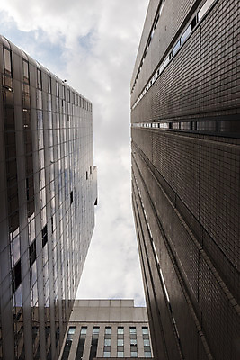 포토 JPG 주간 구름 건축물 외관 현대건축 건축 로우앵글 회사 비즈니스 하늘 직장 풍경 빌딩 사람없음 야외 건물 도시풍경 반사 맑음 고층빌딩 도시 빌딩숲 여의도 국내포토 자연요소 뷰포인트 날씨 서울 파일형식