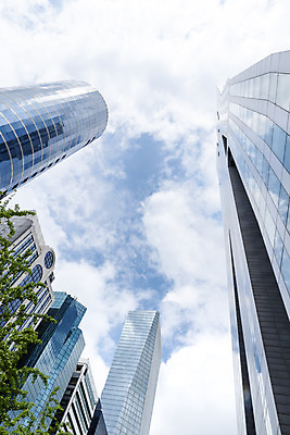 포토 JPG 주간 구름 건축물 외관 현대건축 건축 로우앵글 하늘색 회사 비즈니스 하늘 직장 풍경 빌딩 사람없음 야외 건물 도시풍경 반사 맑음 고층빌딩 도시 빌딩숲 여의도 국내포토 자연요소 뷰포인트 날씨 서울 파란색 파일형식