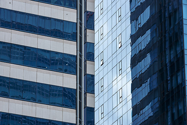 포토 JPG 주간 구름 건축물 외관 현대건축 건축 하늘색 회사 비즈니스 하늘 직장 풍경 근접촬영 빌딩 사람없음 야외 건물 파란색 도시풍경 반사 고층빌딩 도시 빌딩숲 여의도 국내포토 자연요소 뷰포인트 컬러 서울 파일형식