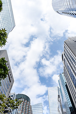 포토 JPG 주간 구름 건축물 외관 현대건축 건축 로우앵글 하늘색 회사 비즈니스 하늘 직장 풍경 빌딩 사람없음 야외 건물 도시풍경 반사 맑음 고층빌딩 도시 빌딩숲 여의도 국내포토 자연요소 뷰포인트 날씨 서울 파란색 파일형식