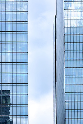 포토 JPG 주간 구름 건축물 외관 현대건축 건축 하늘색 회사 비즈니스 하늘 직장 풍경 근접촬영 빌딩 사람없음 야외 건물 도시풍경 반사 맑음 고층빌딩 도시 빌딩숲 여의도 국내포토 자연요소 뷰포인트 날씨 서울 파란색 파일형식