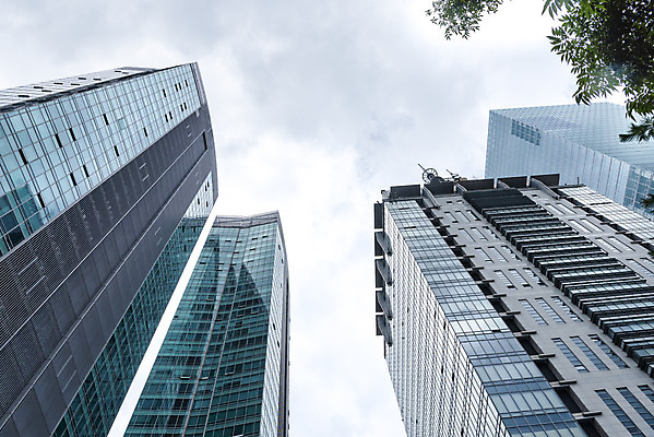 포토 JPG 주간 구름 건축물 외관 현대건축 건축 로우앵글 하늘색 회사 비즈니스 하늘 직장 풍경 빌딩 사람없음 야외 건물 도시풍경 반사 맑음 고층빌딩 도시 빌딩숲 여의도 국내포토 자연요소 뷰포인트 날씨 서울 파란색 파일형식