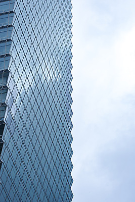 포토 JPG 주간 구름 건축물 외관 현대건축 건축 하늘색 회사 비즈니스 하늘 직장 풍경 근접촬영 빌딩 사람없음 야외 건물 도시풍경 반사 맑음 고층빌딩 도시 빌딩숲 여의도 국내포토 자연요소 뷰포인트 날씨 서울 파란색 파일형식