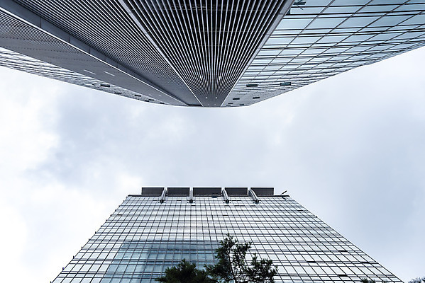 포토 JPG 주간 구름 건축물 외관 현대건축 건축 로우앵글 하늘색 회사 비즈니스 하늘 직장 풍경 빌딩 사람없음 야외 건물 도시풍경 반사 맑음 고층빌딩 도시 빌딩숲 여의도 국내포토 자연요소 뷰포인트 날씨 서울 파란색 파일형식