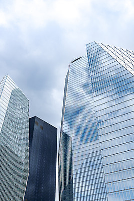 포토 JPG 주간 구름 건축물 외관 현대건축 건축 로우앵글 하늘색 회사 비즈니스 하늘 직장 풍경 빌딩 사람없음 야외 건물 도시풍경 반사 맑음 고층빌딩 도시 빌딩숲 여의도 국내포토 자연요소 뷰포인트 날씨 서울 파란색 파일형식