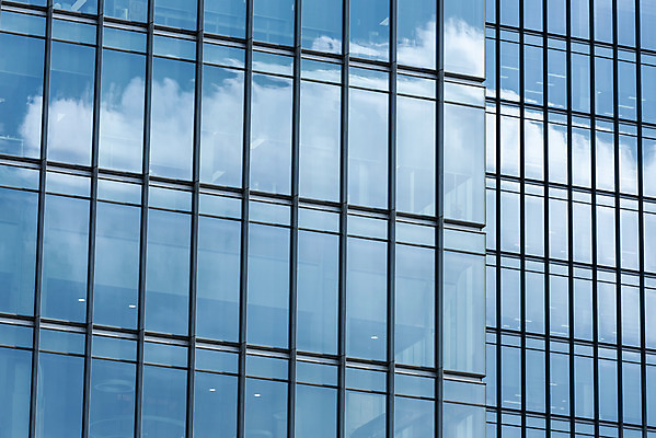 포토 JPG 주간 구름 건축물 외관 현대건축 건축 하늘색 회사 비즈니스 하늘 직장 풍경 근접촬영 빌딩 사람없음 야외 건물 도시풍경 반사 고층빌딩 도시 빌딩숲 여의도 국내포토 자연요소 뷰포인트 서울 파란색 파일형식