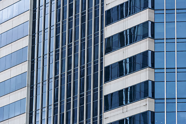 포토 JPG 주간 건축물 외관 현대건축 건축 하늘색 회사 비즈니스 창문 단면 직장 풍경 근접촬영 빌딩 사람없음 야외 건물 도시풍경 반사 고층빌딩 도시 빌딩숲 여의도 국내포토 자연요소 뷰포인트 서울 파란색 파일형식