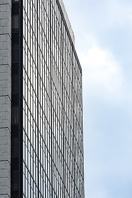 포토 JPG 주간 구름 건축물 외관 현대건축 건축 하늘색 회사 비즈니스 하늘 단면 직장 풍경 근접촬영 빌딩 사람없음 야외 건물 도시풍경 반사 맑음 고층빌딩 도시 빌딩숲 여의도 국내포토 자연요소 뷰포인트 날씨 서울 파란색 파일형식