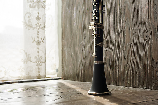 포토 JPG 스튜디오촬영 악기 음악 문화예술 실내 관악기 취미 사람없음 한개 클래식 목관악기 서양악기 음악교육 클라리넷 오케스트라 음악치료 홀리드악기 조옮김악기 나무배경 국내포토 1 교육 백그라운드 컨셉 내부 치료 악단 파일형식