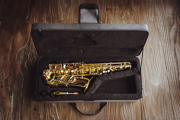 포토 JPG 스튜디오촬영 악기 음악 문화예술 실내 관악기 취미 사람없음 하이앵글 한개 클래식 색소폰 목관악기 보관함 서양악기 음악교육 오케스트라 군악대 독주 플랫레이 음악치료 홀리드악기 국내포토 1 교육 뷰포인트 컨셉 내부 치료 악단 플랫 파일형식