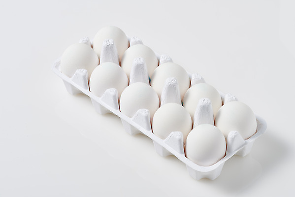 포토 JPG 스튜디오촬영 음식 식재료 포장 실내 누끼 사람없음 하이앵글 계란 알 여러개 흰색 신선 흰배경 유기농 계란판 단백질 포장용기 국내포토 웰빙 뷰포인트 컬러 다수 백그라운드 내부 영양소 포장재료 파일형식