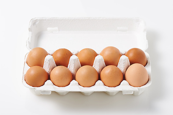 포토 JPG 스튜디오촬영 음식 식재료 포장 실내 누끼 사람없음 하이앵글 계란 알 여러개 흰색 신선 흰배경 유기농 계란판 단백질 포장용기 국내포토 웰빙 뷰포인트 컬러 다수 백그라운드 내부 영양소 포장재료 파일형식