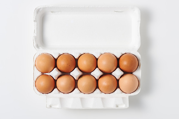 포토 JPG 스튜디오촬영 음식 식재료 포장 실내 누끼 사람없음 하이앵글 계란 알 여러개 흰색 신선 흰배경 유기농 계란판 단백질 포장용기 플랫레이 국내포토 웰빙 뷰포인트 컬러 다수 백그라운드 내부 플랫 영양소 포장재료 파일형식