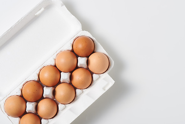 포토 JPG 스튜디오촬영 음식 식재료 포장 실내 누끼 사람없음 하이앵글 계란 알 여러개 흰색 신선 흰배경 유기농 계란판 단백질 포장용기 플랫레이 국내포토 웰빙 뷰포인트 컬러 다수 백그라운드 내부 플랫 영양소 포장재료 파일형식