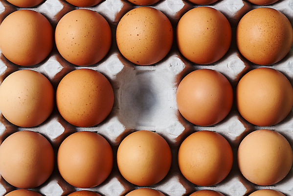 포토 JPG 스튜디오촬영 음식 식재료 포장 실내 누끼 사람없음 하이앵글 계란 알 여러개 회색 신선 유기농 계란판 단백질 플랫레이 국내포토 웰빙 뷰포인트 컬러 다수 내부 플랫 영양소 파일형식