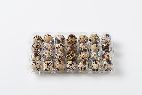 포토 JPG 스튜디오촬영 음식 식재료 포장 실내 누끼 사람없음 하이앵글 알 여러개 흰색 신선 흰배경 유기농 메추리알 단백질 포장용기 국내포토 웰빙 뷰포인트 컬러 다수 백그라운드 내부 영양소 포장재료 파일형식