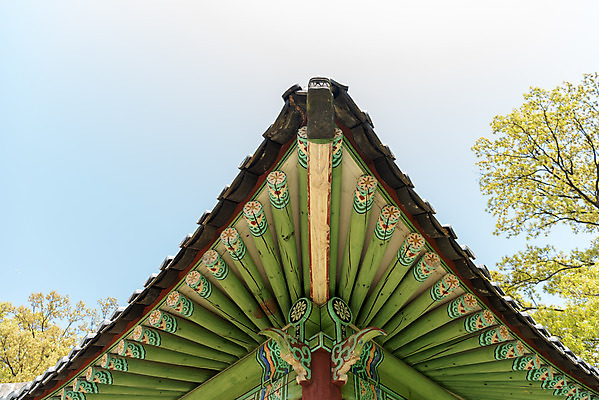 포토 JPG 주간 구름 한국전통 로우앵글 여행 유적지 하늘 기와 풍경 사람없음 야외 관광지 맑음 봄 세계문화유산 문화재 역사 한국사 조선시대 단청 기와지붕 정자각 조선왕릉 화성시 효의왕후 정조 건릉 국내포토 자연요소 전통 계절 뷰포인트 고건축 지붕 날씨 한국 왕 경기도 왕릉 파일형식 왕후