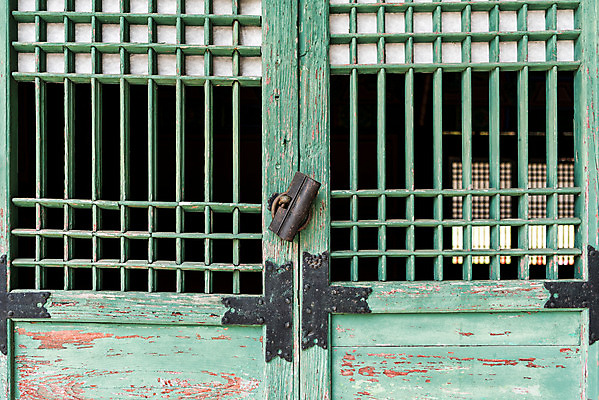 포토 JPG 주간 한국전통 여행 유적지 풍경 사람없음 야외 관광지 봄 세계문화유산 문화재 역사 한국사 조선시대 전통문 문고리 정자각 조선왕릉 화성시 헌경왕후 장조 국내포토 자연요소 전통 계절 고건축 한국 문 경기도 왕릉 파일형식 왕후