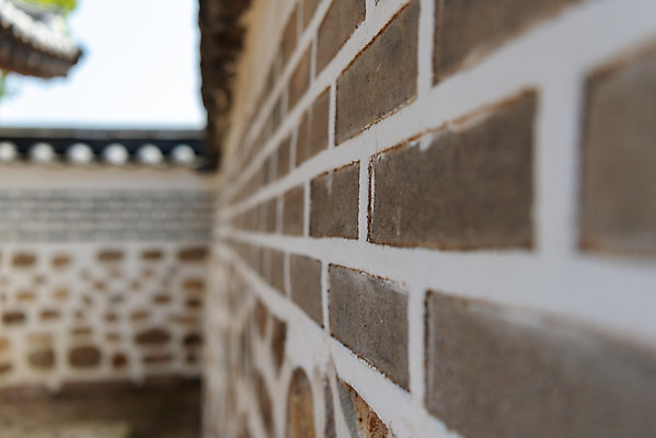 포토 JPG 주간 한국전통 여행 유적지 풍경 근접촬영 사람없음 야외 아웃포커스 관광지 담장 봄 세계문화유산 문화재 역사 한국사 조선시대 재실 조선왕릉 화성시 헌경왕후 장조 국내포토 자연요소 전통 계절 뷰포인트 고건축 한국 촬영기법 경기도 왕릉 파일형식 왕후