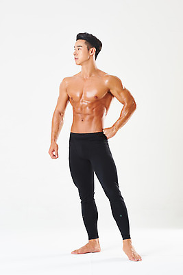 포토 JPG 스튜디오촬영 전신 응시 남자 허리손 다이어트 근육 실내 건강 한명 서기 누끼 20대 성인 앞모습 운동 헬스 힘 한국인 웨이트트레이닝 보디빌딩 보디빌더 흰배경 트레이너 바디케어 복근 성인남자한명만 바디프로필 국내포토 1 시선 뷰포인트 포즈 백그라운드 모션 사람 동양인 청년 내부 흰색 남자한명만 성인남자만 파일형식