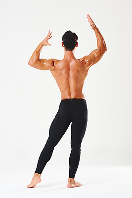 포토 JPG 스튜디오촬영 전신 남자 포즈 다이어트 근육 실내 건강 한명 서기 누끼 20대 성인 뒷모습 운동 손들기 헬스 힘 한국인 웨이트트레이닝 보디빌딩 보디빌더 흰배경 트레이너 바디케어 복근 성인남자한명만 바디프로필 국내포토 1 뷰포인트 백그라운드 모션 사람 동양인 청년 내부 흰색 남자한명만 성인남자만 파일형식