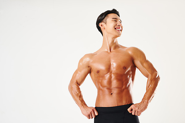 포토 JPG 스튜디오촬영 응시 남자 허리손 포즈 다이어트 근육 실내 건강 한명 서기 미소 누끼 상반신 20대 성인 앞모습 운동 헬스 힘 한국인 웨이트트레이닝 보디빌딩 보디빌더 흰배경 트레이너 바디케어 복근 성인남자한명만 바디프로필 국내포토 1 시선 뷰포인트 백그라운드 모션 표정 사람 동양인 청년 내부 흰색 남자한명만 성인남자만 파일형식