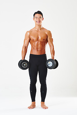 포토 JPG 스튜디오촬영 전신 남자 다이어트 근육 실내 건강 한명 서기 미소 들기 누끼 20대 성인 앞모습 운동 헬스 힘 아령 한국인 웨이트트레이닝 보디빌딩 보디빌더 흰배경 트레이너 바디케어 복근 성인남자한명만 국내포토 1 뷰포인트 백그라운드 모션 표정 사람 동양인 청년 내부 흰색 남자한명만 성인남자만 파일형식