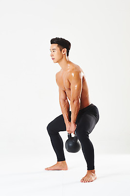 포토 JPG 스튜디오촬영 전신 남자 다이어트 근육 실내 건강 한명 서기 들기 누끼 20대 성인 옆모습 운동 헬스 힘 한국인 웨이트트레이닝 보디빌딩 보디빌더 흰배경 트레이너 바디케어 복근 케틀벨 케틀벨운동 성인남자한명만 국내포토 1 뷰포인트 백그라운드 모션 사람 동양인 청년 내부 흰색 남자한명만 성인남자만 파일형식