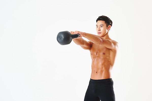 포토 JPG 스튜디오촬영 남자 다이어트 근육 실내 건강 한명 서기 들기 누끼 상반신 20대 성인 옆모습 운동 헬스 힘 한국인 웨이트트레이닝 보디빌딩 보디빌더 흰배경 트레이너 바디케어 복근 케틀벨 케틀벨운동 성인남자한명만 국내포토 1 뷰포인트 백그라운드 모션 사람 동양인 청년 내부 흰색 남자한명만 성인남자만 파일형식