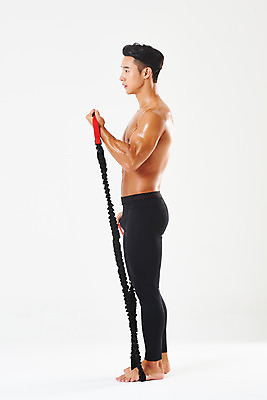 포토 JPG 스튜디오촬영 전신 남자 다이어트 근육 실내 건강 한명 서기 누끼 20대 성인 옆모습 운동 헬스 힘 한국인 당기기 웨이트트레이닝 보디빌딩 보디빌더 흰배경 트레이너 바디케어 복근 튜빙밴드 성인남자한명만 국내포토 1 뷰포인트 백그라운드 모션 사람 동양인 청년 내부 흰색 남자한명만 성인남자만 파일형식