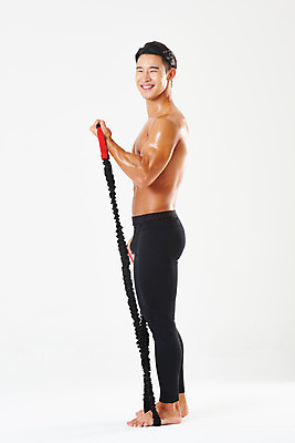 포토 JPG 스튜디오촬영 전신 남자 다이어트 근육 실내 건강 한명 서기 미소 누끼 20대 성인 옆모습 운동 헬스 힘 한국인 당기기 웨이트트레이닝 보디빌딩 보디빌더 흰배경 트레이너 바디케어 복근 튜빙밴드 성인남자한명만 국내포토 1 뷰포인트 백그라운드 모션 표정 사람 동양인 청년 내부 흰색 남자한명만 성인남자만 파일형식