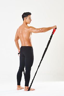 포토 JPG 스튜디오촬영 전신 남자 다이어트 근육 실내 건강 한명 서기 누끼 20대 성인 뒷모습 운동 헬스 힘 한국인 당기기 웨이트트레이닝 보디빌딩 보디빌더 흰배경 트레이너 바디케어 복근 튜빙밴드 성인남자한명만 국내포토 1 뷰포인트 백그라운드 모션 사람 동양인 청년 내부 흰색 남자한명만 성인남자만 파일형식