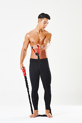 포토 JPG 스튜디오촬영 전신 남자 다이어트 근육 실내 건강 한명 서기 누끼 20대 성인 앞모습 운동 헬스 힘 한국인 웨이트트레이닝 보디빌딩 보디빌더 흰배경 트레이너 바디케어 복근 튜빙밴드 성인남자한명만 국내포토 1 뷰포인트 백그라운드 모션 사람 동양인 청년 내부 흰색 남자한명만 성인남자만 파일형식