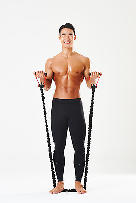 포토 JPG 스튜디오촬영 전신 남자 다이어트 근육 실내 건강 한명 서기 미소 누끼 20대 성인 앞모습 운동 헬스 힘 한국인 당기기 웨이트트레이닝 보디빌딩 보디빌더 흰배경 트레이너 바디케어 복근 튜빙밴드 성인남자한명만 국내포토 1 뷰포인트 백그라운드 모션 표정 사람 동양인 청년 내부 흰색 남자한명만 성인남자만 파일형식