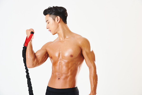 포토 JPG 스튜디오촬영 남자 다이어트 근육 실내 건강 한명 서기 누끼 상반신 20대 성인 앞모습 운동 헬스 힘 한국인 당기기 웨이트트레이닝 보디빌딩 보디빌더 흰배경 트레이너 바디케어 복근 튜빙밴드 성인남자한명만 국내포토 1 뷰포인트 백그라운드 모션 사람 동양인 청년 내부 흰색 남자한명만 성인남자만 파일형식