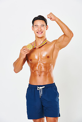 포토 JPG 스튜디오촬영 남자 포즈 다이어트 근육 실내 건강 한명 서기 미소 누끼 상반신 20대 성인 앞모습 운동 파이팅 헬스 힘 한국인 우승 웨이트트레이닝 보디빌딩 보디빌더 메달 흰배경 트레이너 금메달 바디케어 복근 성인남자한명만 바디프로필 국내포토 1 뷰포인트 백그라운드 모션 표정 사람 동양인 청년 내부 흰색 최고 상_상패 남자한명만 성인남자만 파일형식