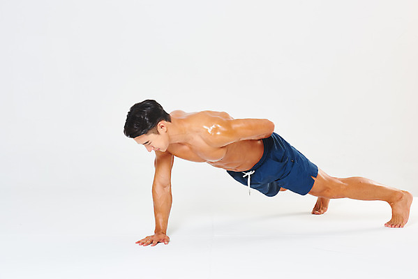 포토 JPG 스튜디오촬영 전신 남자 다이어트 근육 한손 실내 건강 한명 누끼 20대 성인 옆모습 운동 헬스 힘 한국인 웨이트트레이닝 보디빌딩 보디빌더 팔굽혀펴기 흰배경 트레이너 바디케어 복근 성인남자한명만 맨몸운동 국내포토 1 손 뷰포인트 백그라운드 사람 동양인 청년 내부 흰색 남자한명만 성인남자만 파일형식