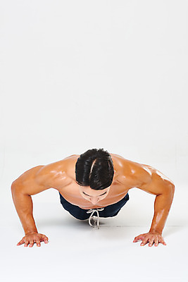 포토 JPG 스튜디오촬영 전신 남자 다이어트 근육 실내 건강 한명 누끼 20대 성인 앞모습 운동 헬스 힘 한국인 웨이트트레이닝 보디빌딩 보디빌더 팔굽혀펴기 흰배경 트레이너 바디케어 복근 성인남자한명만 맨몸운동 국내포토 1 뷰포인트 백그라운드 사람 동양인 청년 내부 흰색 남자한명만 성인남자만 파일형식